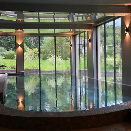 Апарт-отель Oasis & 4*