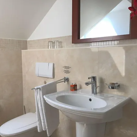 Апарт-отель Oasis & Реваль